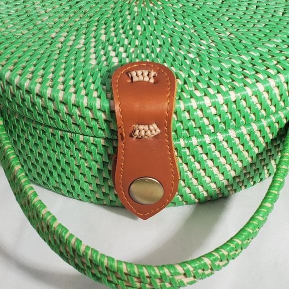 NWT Collection18 Round Ata Grass Rattan Corssbody - Picture 6 of 6